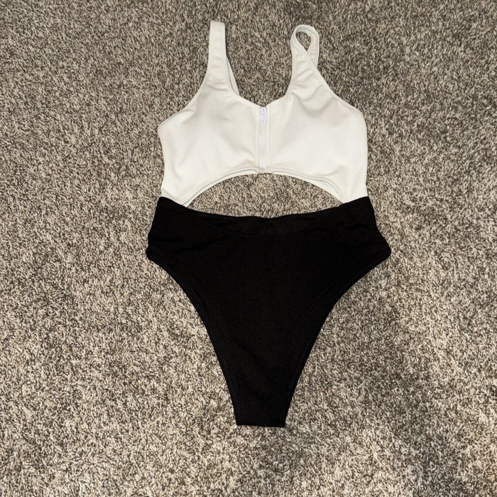 SHEIN Swimwear Bundle - Picture 3 of 5